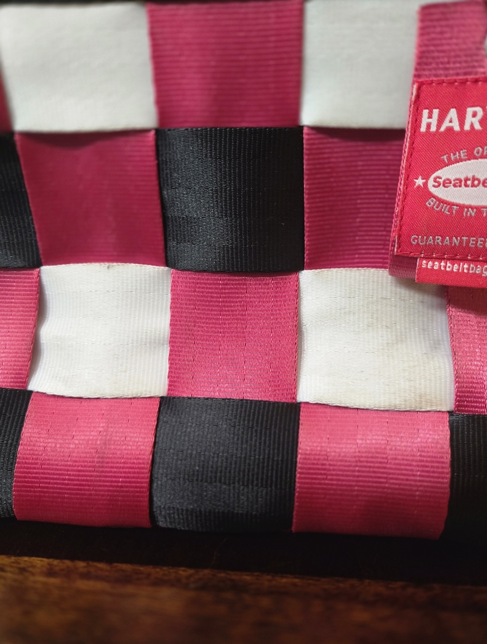 Harveys Seatbelt Bag•Limited Edition 2000s Circa Pink Black White Woven Text Bag - Picture 4 of 16